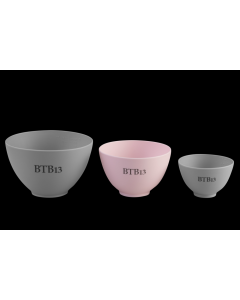 BTB13 Kulholajitelma: Suurin koko tumma harmaa, keskimmäinen pinkki ja pienin tumma harmaa +logo